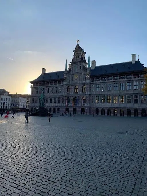 Apartment Hippe Studio In Historisch Gebouw In Oude Centrum Antwerp